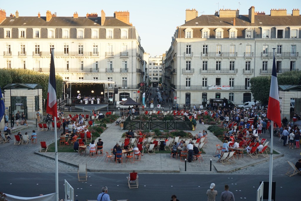 Location Scène podium à Nantes 